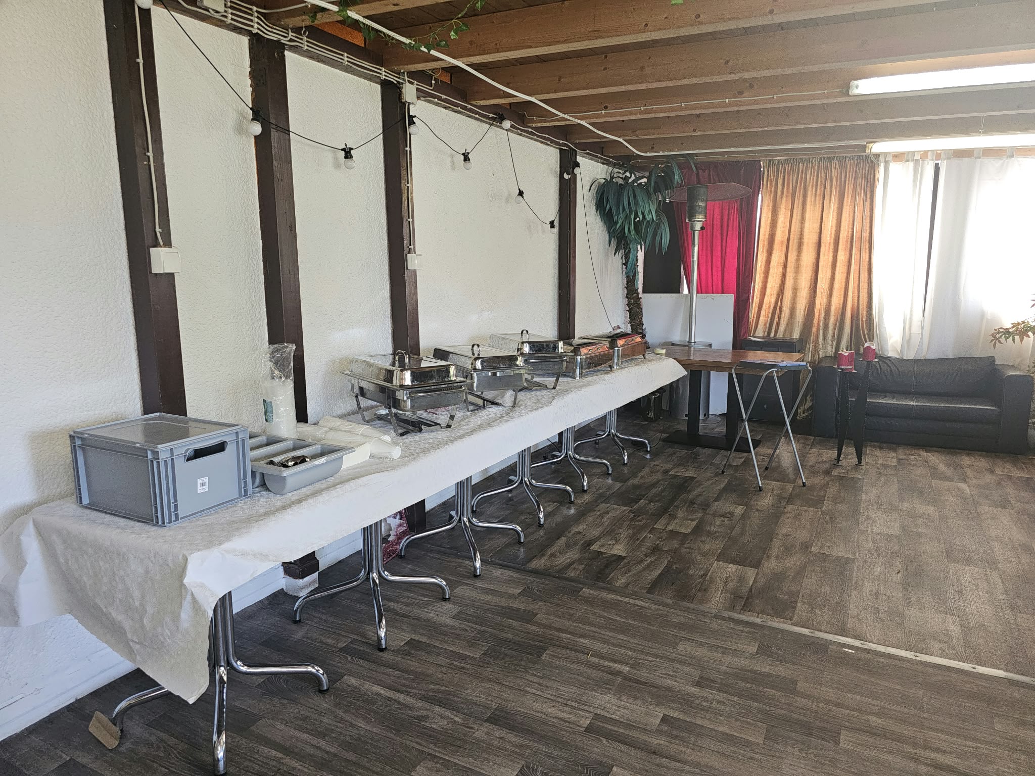 Rosa und goldene Partydekoration