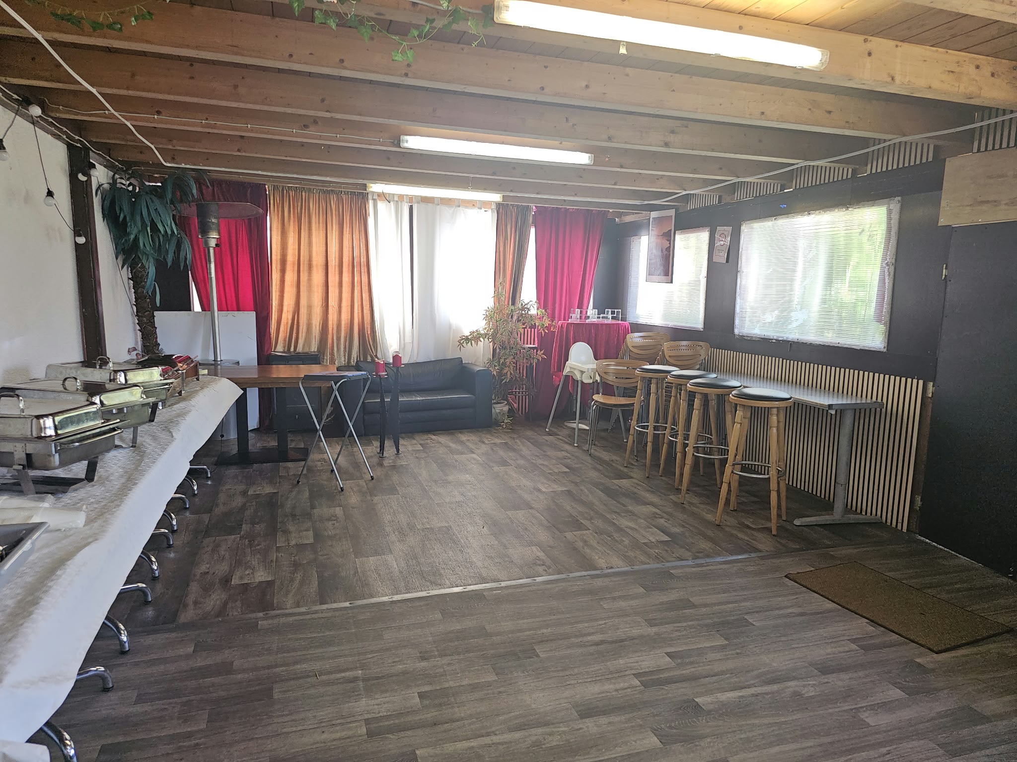 Rosa und goldene Partydekoration